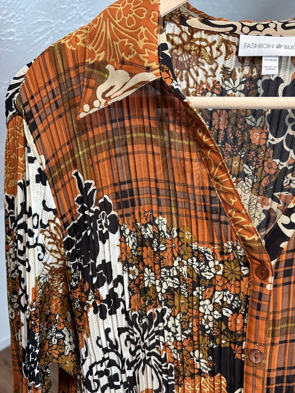 y2k crinkle pleated lightweight top, mixed pattern patchwork style. Size 14/16W - Picture 3 of 10